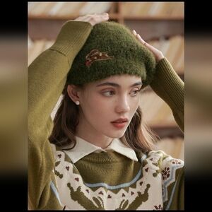 Simple Retro Olive Green Beret